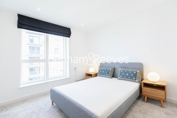 1 bedroom flat to rent in Accolade Avenue,Southall,UB1-image 5