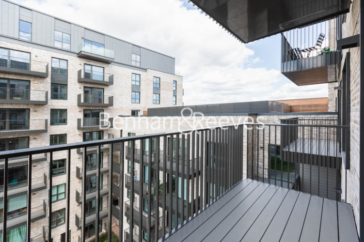 1  bedroom flat to rent in Accolade Avenue,Southall,UB1-image 7