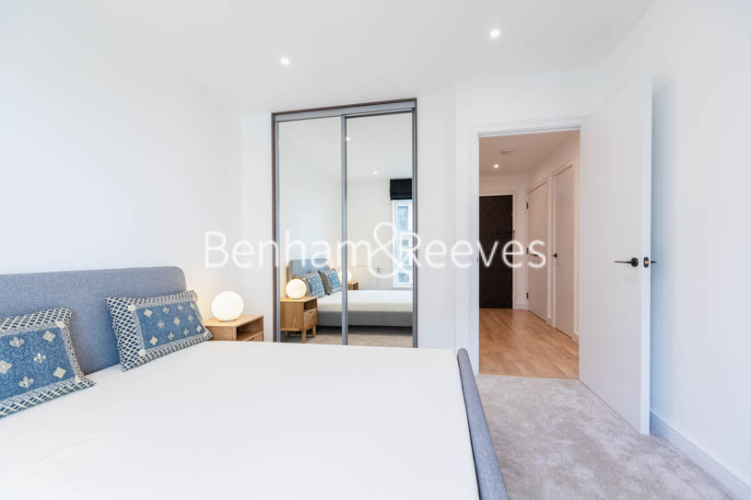 1  bedroom flat to rent in Accolade Avenue,Southall,UB1-image 16