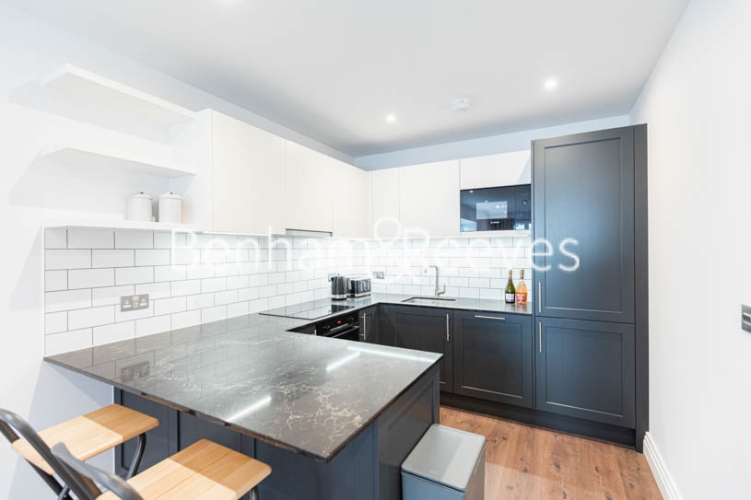 2 bedrooms flat to rent in Filmworks Walk, Ealing, W5-image 2