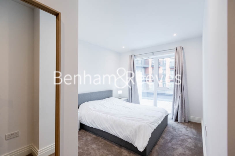 2 bedrooms flat to rent in Filmworks Walk, Ealing, W5-image 3