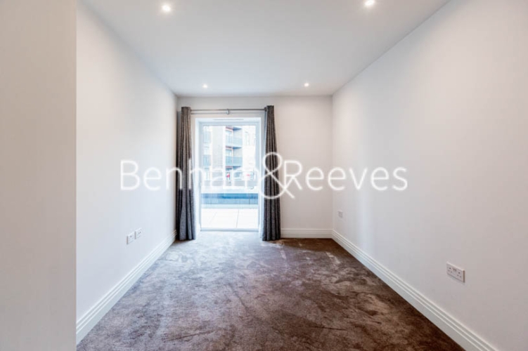 2 bedrooms flat to rent in Filmworks Walk, Ealing, W5-image 13