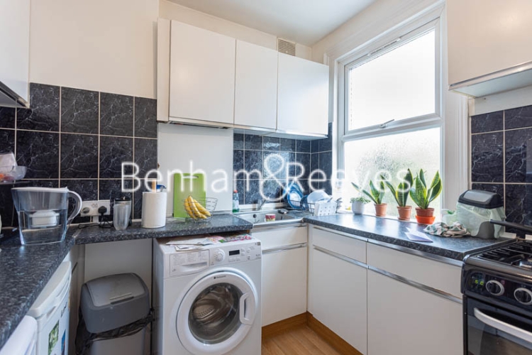2  bedrooms flat to rent in Kingsdown Avenue, Northfields, W13-image 2