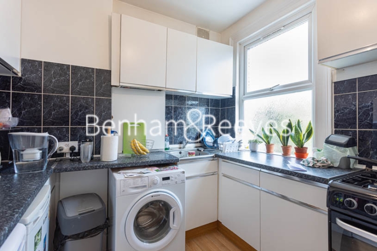 2 bedrooms flat to rent in Kingsdown Avenue, Northfields, W13-image 2