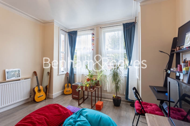 2 bedrooms flat to rent in Kingsdown Avenue, Northfields, W13-image 8