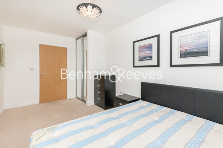 1 bedroom flat to rent in Bronnley Court, Acton, W3-image 3