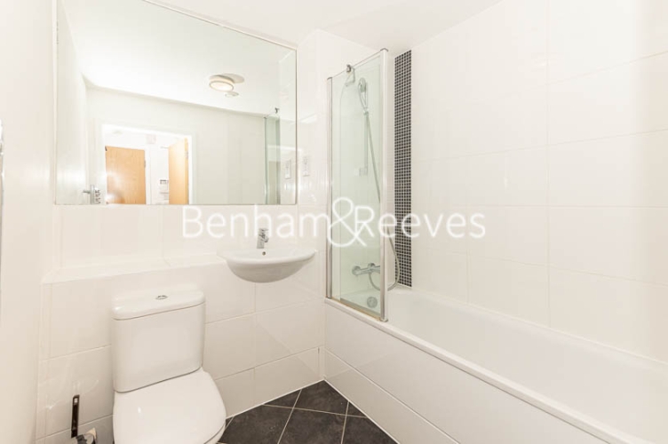 1 bedroom flat to rent in Bronnley Court, Acton, W3-image 4