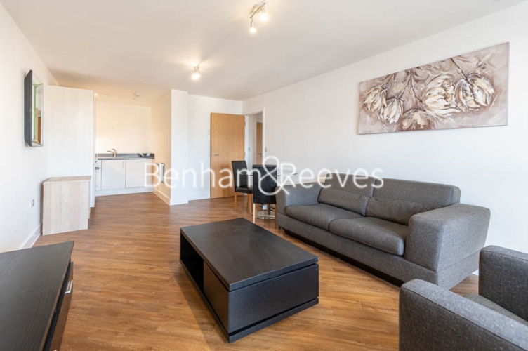 1 bedroom flat to rent in Bronnley Court, Acton, W3-image 6