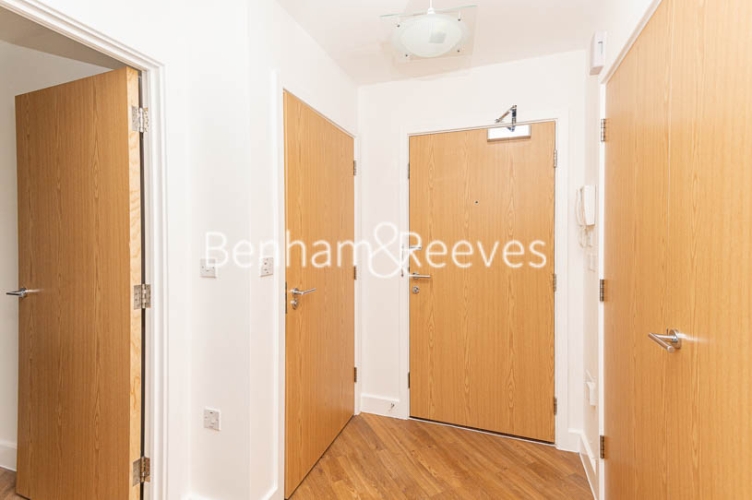 1 bedroom flat to rent in Bronnley Court, Acton, W3-image 9