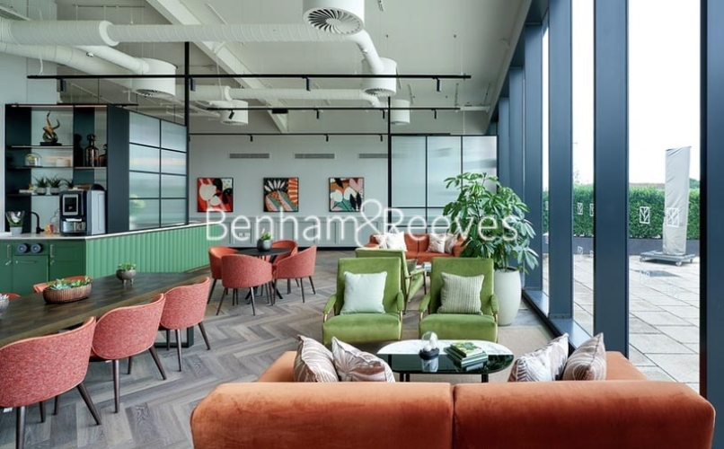 1 bedroom flat to rent in Greenleaf Walk, Southall, UB1-image 12