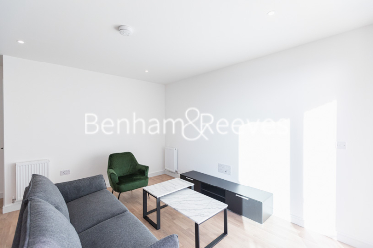 1 bedroom(s) flat to rent in Cedrus Avenue, Southall, UB1-image 7