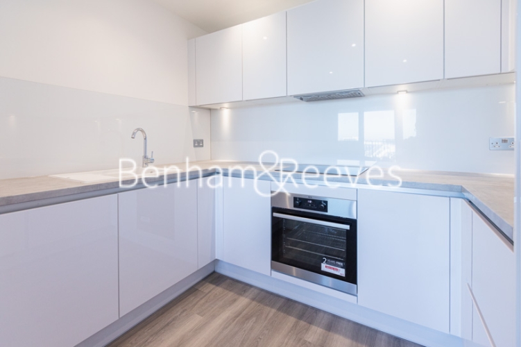 1 bedroom flat to rent in Healum Avenue, Southall, UB1-image 2