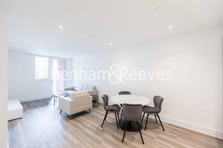 2  bedrooms flat to rent in Healum Avenue, Southall, UB1-image 9
