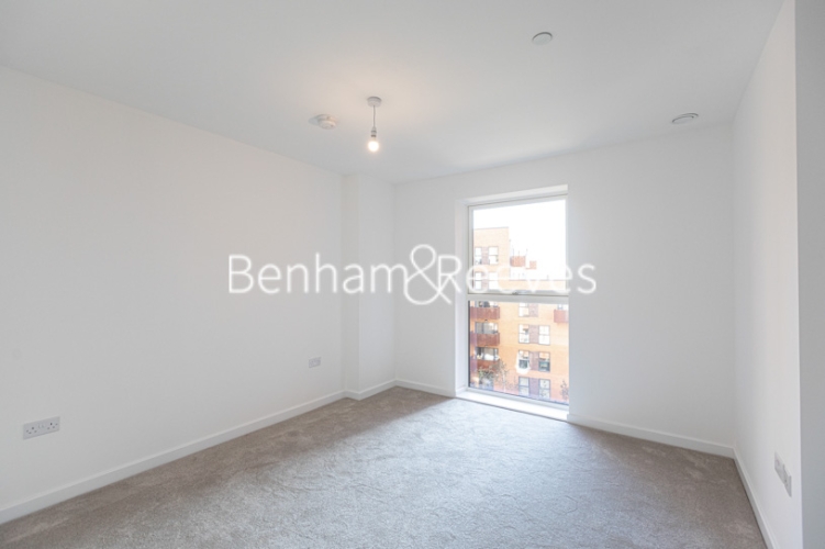 2 bedrooms flat to rent in East Acton Lane, Acton, W3-image 7