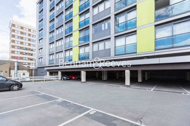 Studio flat to rent in Station Road, Hayes, UB3-image 6
