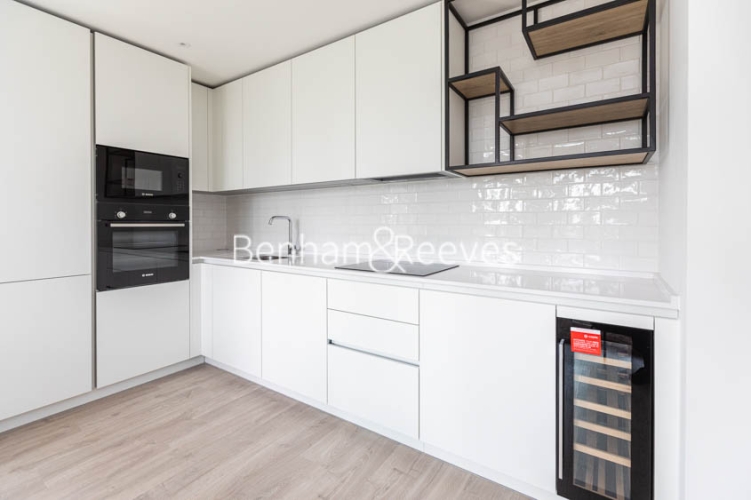 2  bedrooms flat to rent in Beresford Avenue, Wembley, HA0-image 2