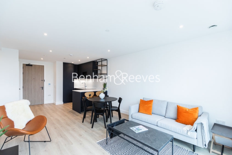 1  bedroom flat to rent in Beresford Avenue, Wembley, HA0-image 1