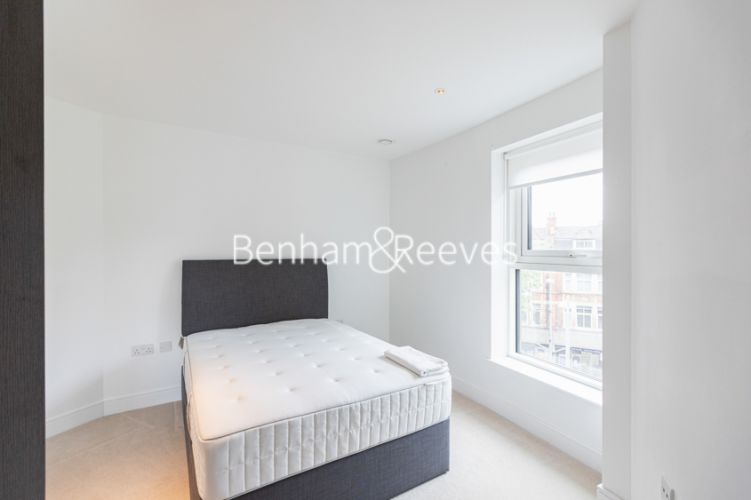 2 bedrooms flat to rent in New Broadway, Ealing, W5-image 3