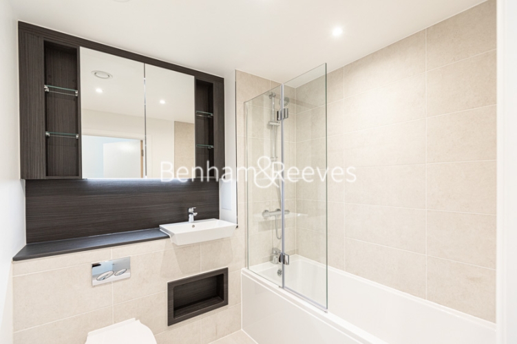 2 bedroom(s) flat to rent in Carnation Gardens, Hayes, UB3, London