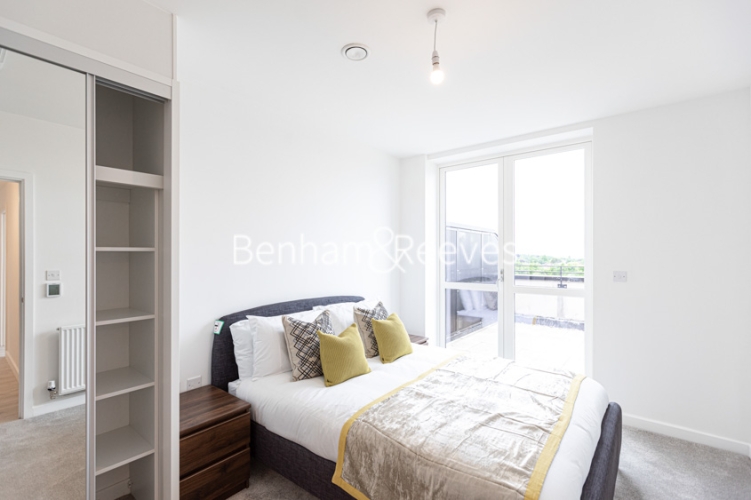 2 bedroom(s) flat to rent in Carnation Gardens, Hayes, UB3, London