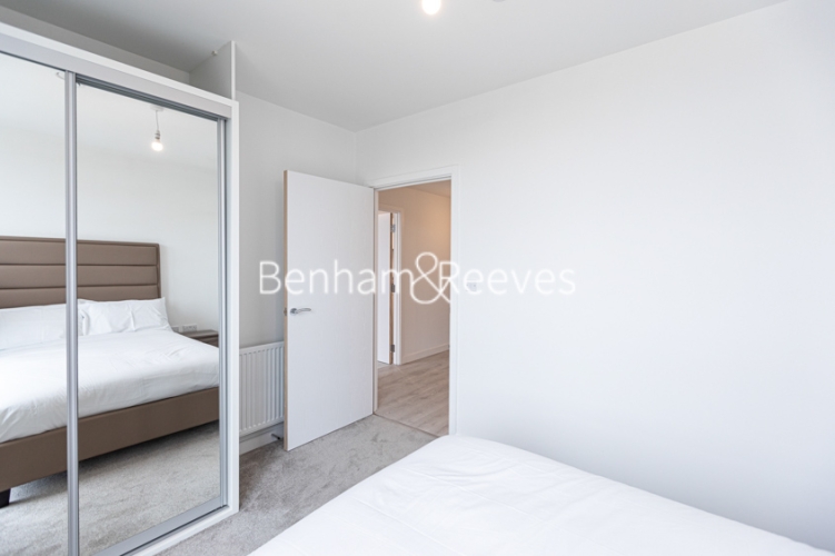 2 bedroom(s) flat to rent in Carnation Gardens, Hayes, UB3, London