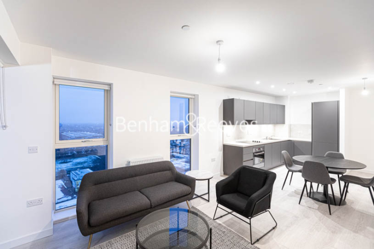 1  bedroom flat to rent in East Acton Lane, Acton, W3-image 1