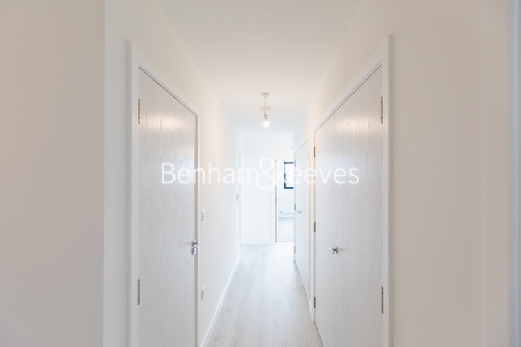 3  bedrooms flat to rent in Carnation Gardens, Hayes, UB3-image 13