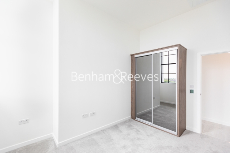 3  bedrooms flat to rent in Carnation Gardens, Hayes, UB3-image 14