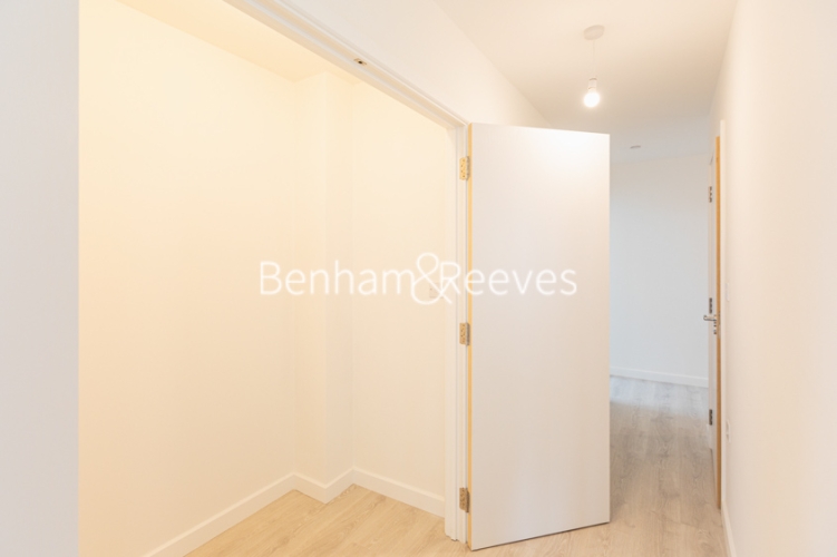 3  bedrooms flat to rent in Carnation Gardens, Hayes, UB3-image 15