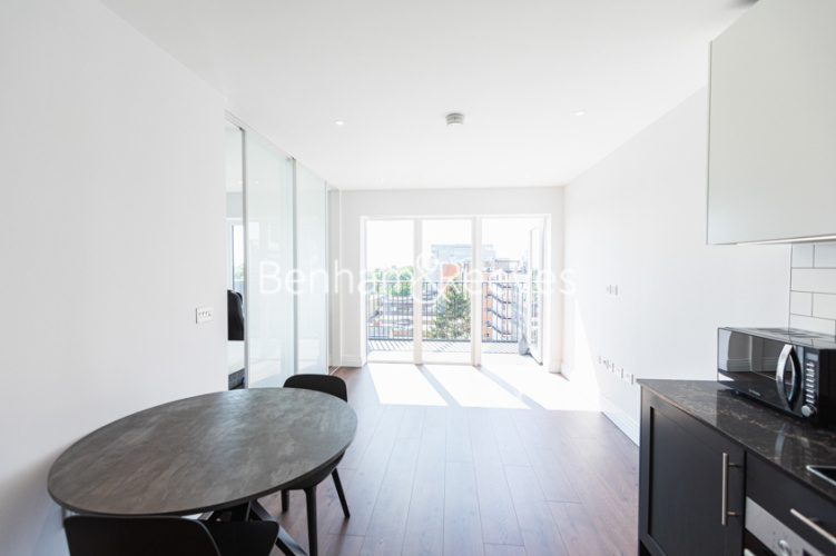 1  bedroom flat to rent in Filmworks Walk, Ealing, W5-image 6