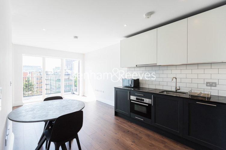 1  bedroom flat to rent in Filmworks Walk, Ealing, W5-image 7