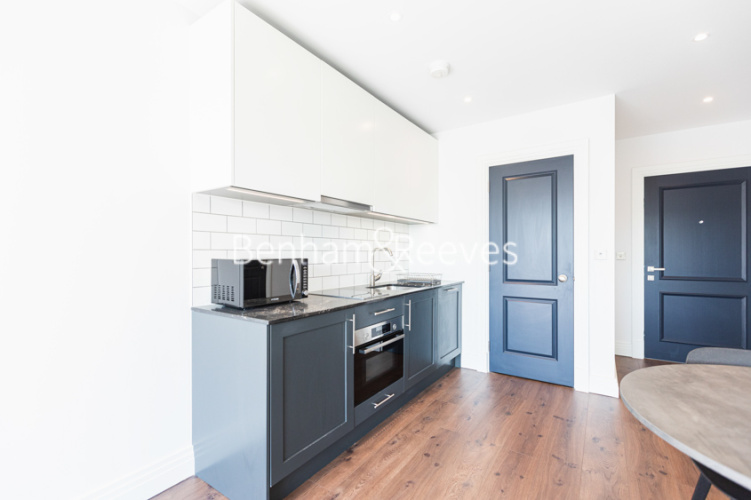 1 bedroom flat to rent in Filmworks Walk, Ealing, W5-image 11