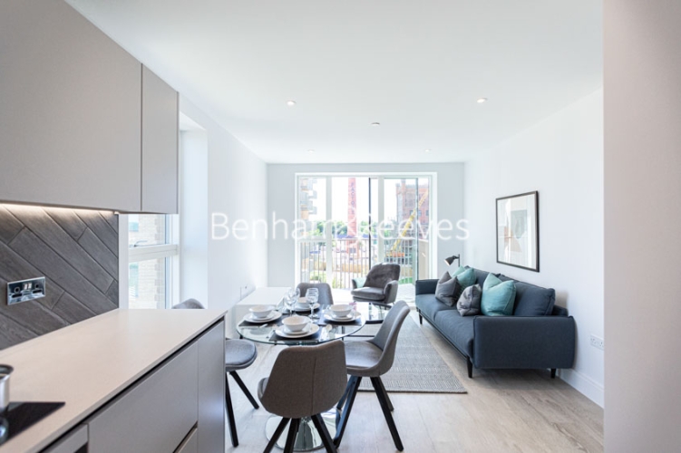 1  bedroom flat to rent in Memorial Avenue, Slough, SL1-image 1