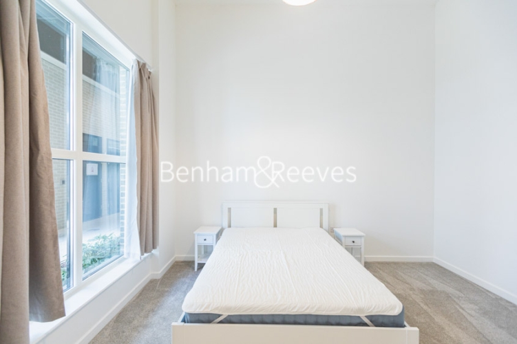 1  bedroom flat to rent in Carnation Gardens, Hayes, UB3-image 3