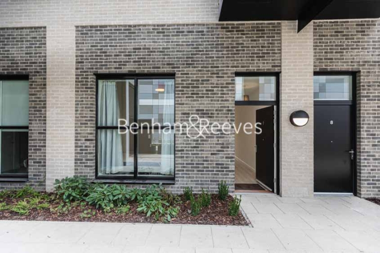 1  bedroom flat to rent in Carnation Gardens, Hayes, UB3-image 5