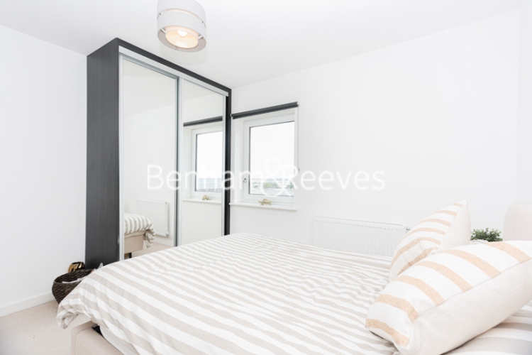 2 bedrooms flat to rent in Lakeside Drive, Park Royal, NW10-image 8
