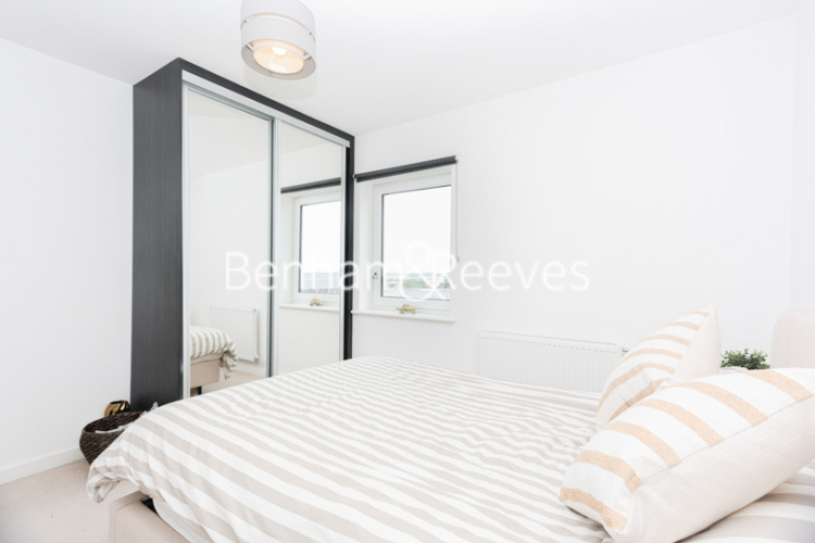 2  bedrooms flat to rent in Lakeside Drive, Park Royal, NW10-image 8