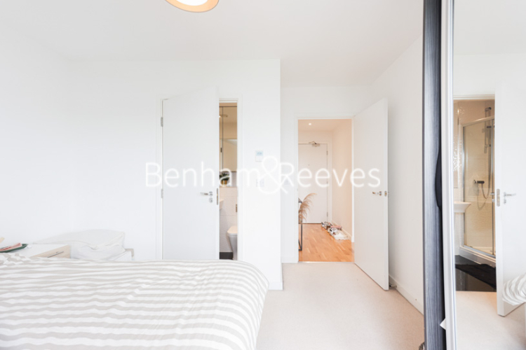 2 bedrooms flat to rent in Lakeside Drive, Park Royal, NW10-image 13