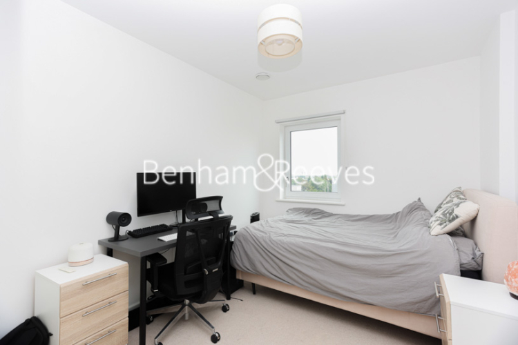 2  bedrooms flat to rent in Lakeside Drive, Park Royal, NW10-image 18