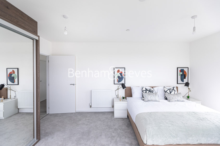 1  bedroom flat to rent in East Acton Lane, Acton, W3-image 9