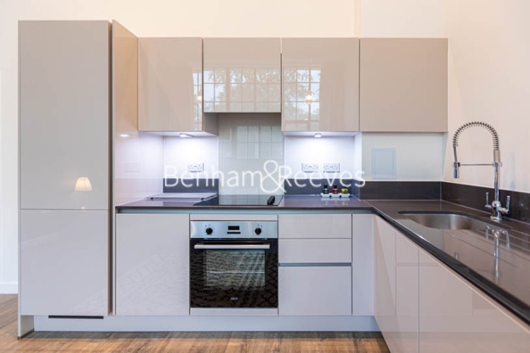 1  bedroom flat to rent in Carnation Gardens, Hayes, UB3-image 8