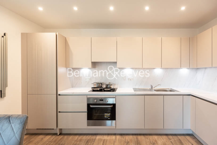 2 bedrooms flat to rent in East Acton Lane, Acton, W3-image 2