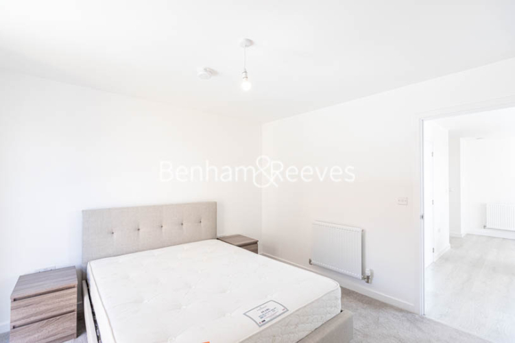 1  bedroom flat to rent in East Acton Lane, Acton, W3-image 8