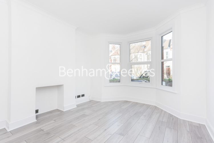 3 bedrooms house to rent in Drayton Avenue, Ealing, W13-image 1
