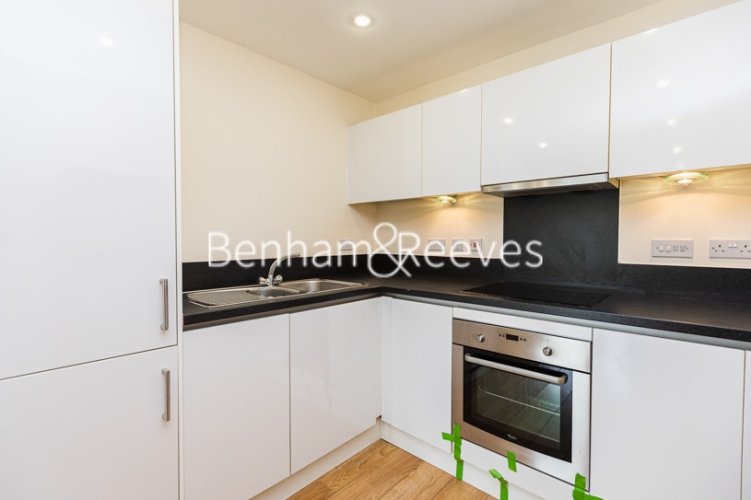 1 bedroom flat to rent in Rosemont Road, Acton, W3-image 2
