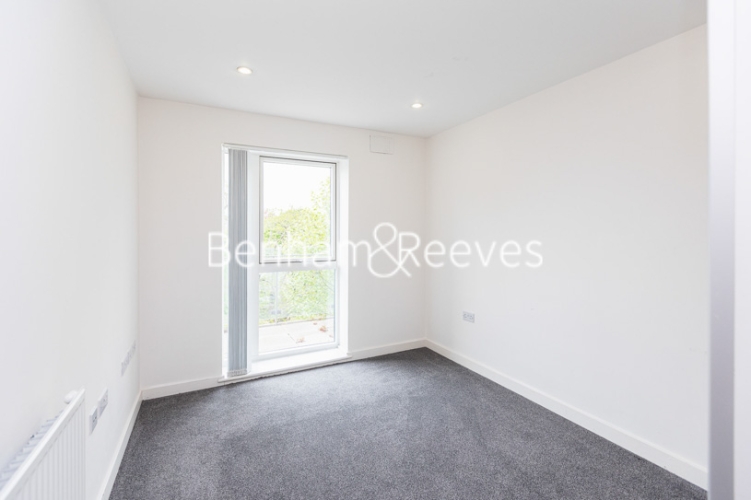 1 bedroom flat to rent in Rosemont Road, Acton, W3-image 3