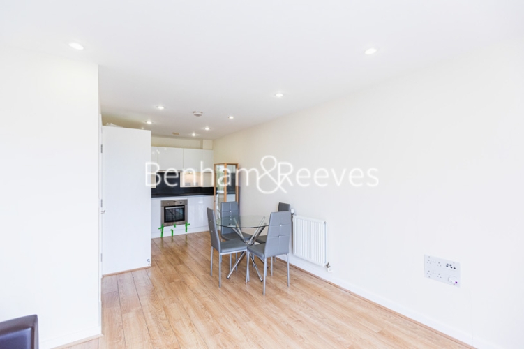 1 bedroom flat to rent in Rosemont Road, Acton, W3-image 7