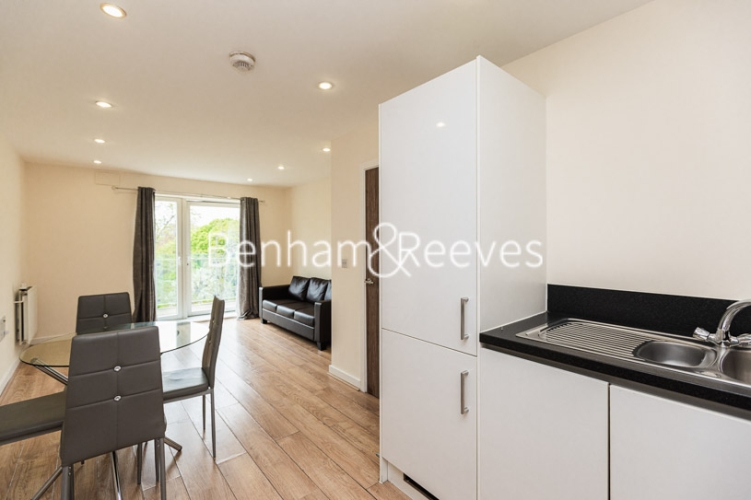 1 bedroom flat to rent in Rosemont Road, Acton, W3-image 13