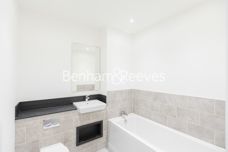 2 bedrooms flat to rent in East Acton Lane, Acton, W3-image 4