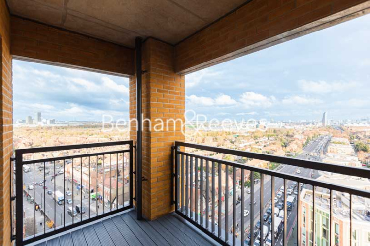 2 bedrooms flat to rent in East Acton Lane, Acton, W3-image 5